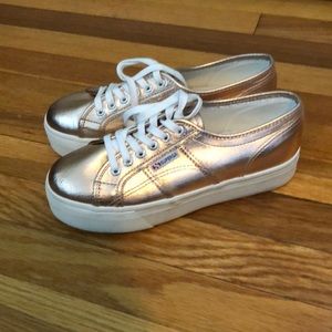Rose metallic platform Supergas